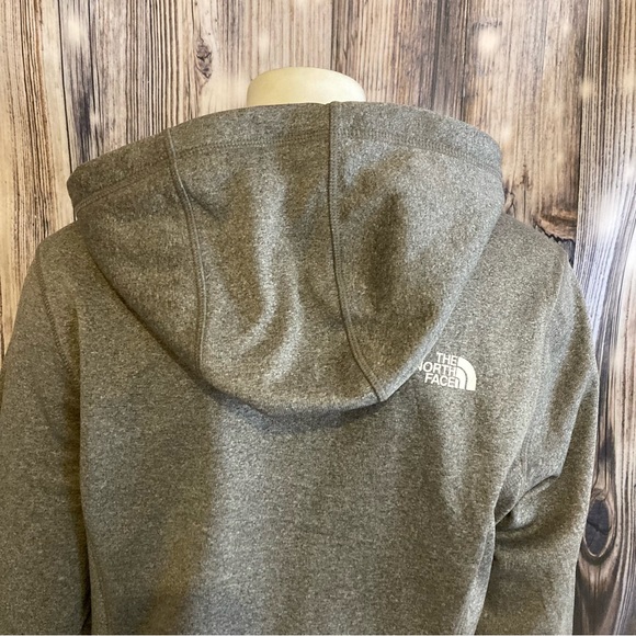 North Face Hooded Pullover - Picture 5 of 8